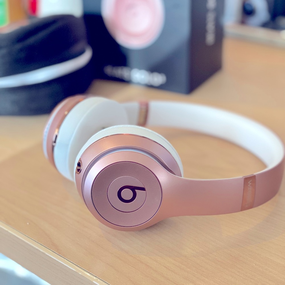 Beats Solo3 Wireless On-Ear Headphones Rose Gold